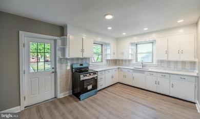 339 N Main St, Souderton, PA 18964 - photo 7