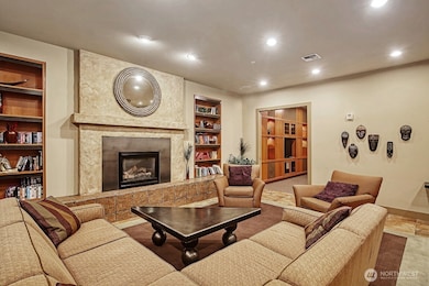 1730 N Northlake Way unit 214, Seattle, WA 98103 - photo 4