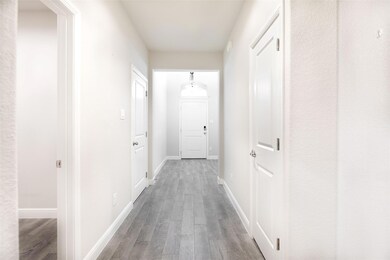 1512 Seabiscuit Dr, Granbury, TX 76049 - photo 3