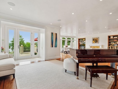 2683 E Lake of the Isles Pkwy, Minneapolis, MN 55408 - photo 3