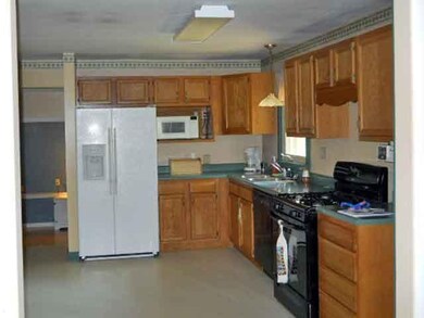 3350 Elizabeth St, Columbus, IN 47203 - photo 4