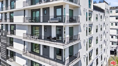 Mosaika unit 309, Los Angeles, CA 90006 - photo 4