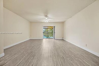 8527 Old Country Manor unit 508, Davie, FL 33328 - photo 4