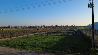 251 W Church Ave, Fresno, CA 93706 - photo 3