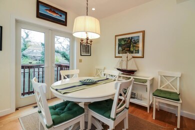 012-photo-dining-room-6548868