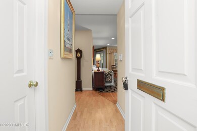 17 Le Grande Ave unit 12, Greenwich, CT 06830 - photo 3
