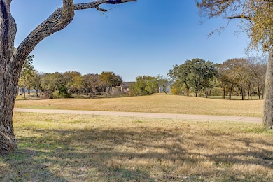 13704 Southern Oaks Dr, Burleson, TX 76028 - photo 4