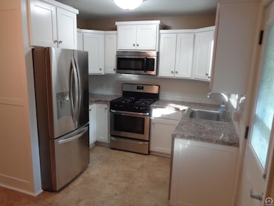 2028 SW Stone Ave, Topeka, KS 66604 - photo 4