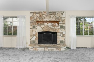 1104 Avenue A, Fredericksburg, TX 78624 - photo 4