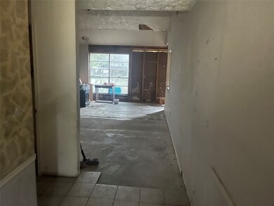 2419 Pearwood Dr, Houston, TX 77038 - photo 4