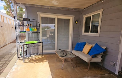 9 Prickley Pear  New Front Patio W-Slide