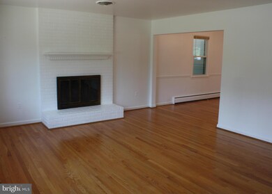 10729 Marlborough Rd, Fairfax, VA 22032 - photo 6