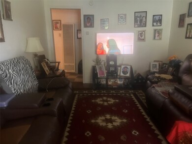 1014 Saint Clair St, Houston, TX 77088 - photo 4