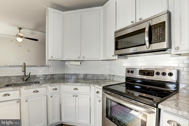 42496 Mayflower Terrace unit 303, Ashburn, VA 20148 - photo 3