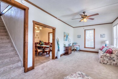 Entry to Dining Room