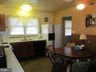 8612 Wendell Ave, Parkville, MD 21234 - photo 6