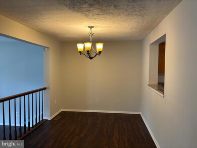 9323 Cabot Ct, Laurel, MD 20723 - photo 4