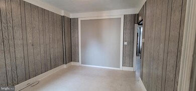 1048 Muhlenberg St, Reading, PA 19602 - photo 4