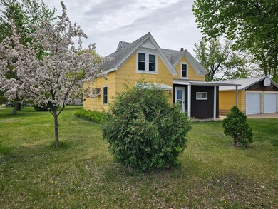 212 Huntsinger Ave, Park Rapids, MN 56470 - photo 4