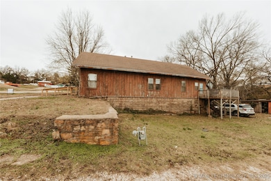 907 5th St, Pawnee, OK 74058 - photo 2