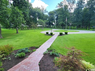 2753 N Stanford Rd, Flora, IL 62839 - photo 5