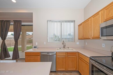 122 N Pineview Dr, Chandler, AZ 85226 - photo 7