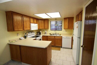 137 E Jacaranda St, Mesa, AZ 85201 - photo 6