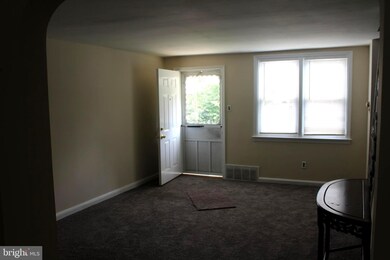 113 Branford Rd, Darby, PA 19023 - photo 4