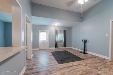 311 S Guegnon St, Abbeville, LA 70510 - photo 5