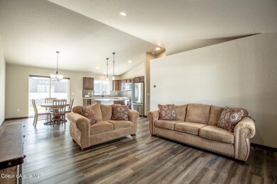 6_Living Room