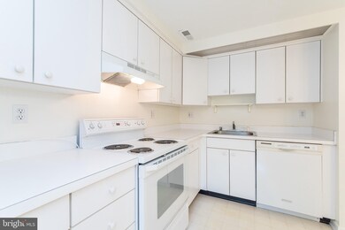 Elmont Condominium unit 312, Baltimore, MD 21215 - photo 3