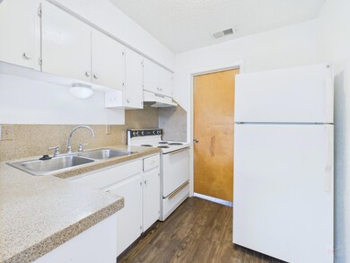 2808 Whitis Ave unit C303, Austin, TX 78705 - photo 5