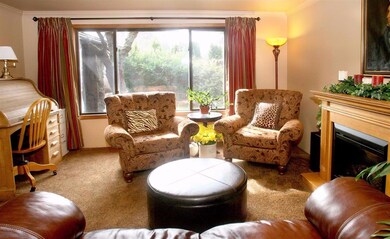 2499 Pinebrook Cir, Medford, OR 97504 - photo 5