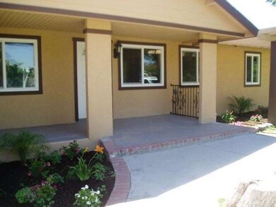 NITE ENTRANCE & PORCH FOR MAIN HOUSE!