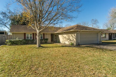 16922 Stardale Ln, Friendswood, TX 77546 - photo 2