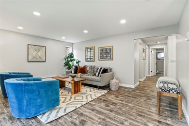 8303 212th St SW unit 4, Edmonds, WA 98026 - photo 4