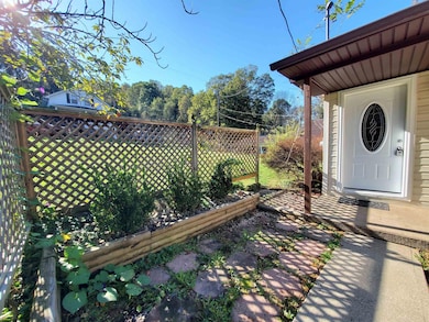 2421 Husky Hwy, Fairmont, WV 26554 - photo 4