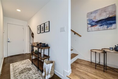 5708 Bryan Pkwy unit C, Dallas, TX 75206 - photo 3