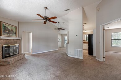 4188 Davie Ct, Jacksonville, FL 32210 - photo 4