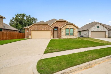 1528 Seabiscuit Dr, Granbury, TX 76049 - photo 2