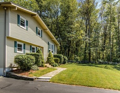 6 Juniper Ln, Northborough, MA 01532 - photo 4