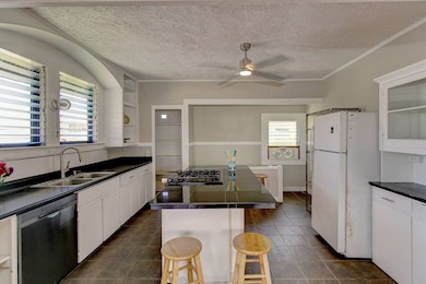 769 Kalanikoa St, Hilo, HI 96720 - photo 6