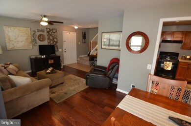 9248 Cardinal Forest Ln unit 301, Lorton, VA 22079 - photo 7