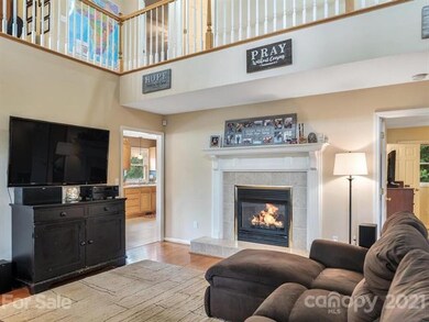 73 Greg Ct, Hendersonville, NC 28792 - photo 4