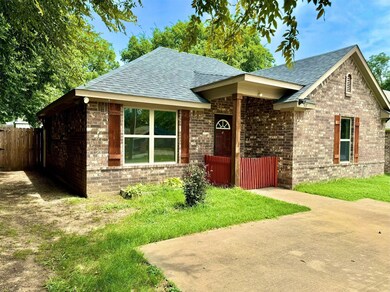 517 W Star St, Denison, TX 75020 - photo 3