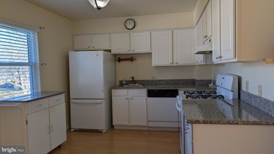 308 Spohn Rd, Reading, PA 19608 - photo 7