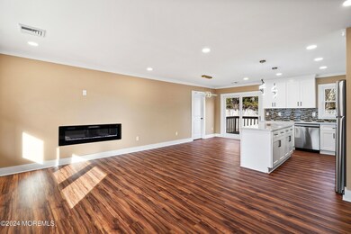 Foyer to Living (6)[2700]