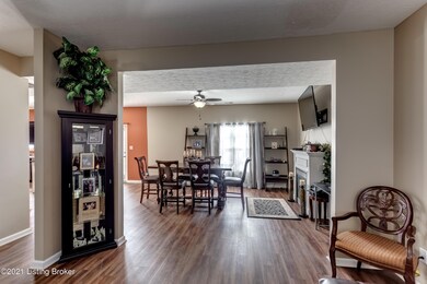 10709 Evanwood Dr, Louisville, KY 40228 - photo 6