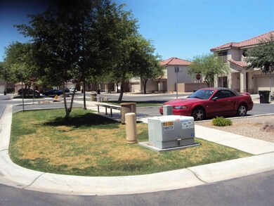 1369 S Wagon Wheel Ct, Chandler, AZ 85286 - photo 2
