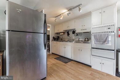 425 E Emerald Ave unit 2ND FLOOR, Collingswood, NJ 08108 - photo 6